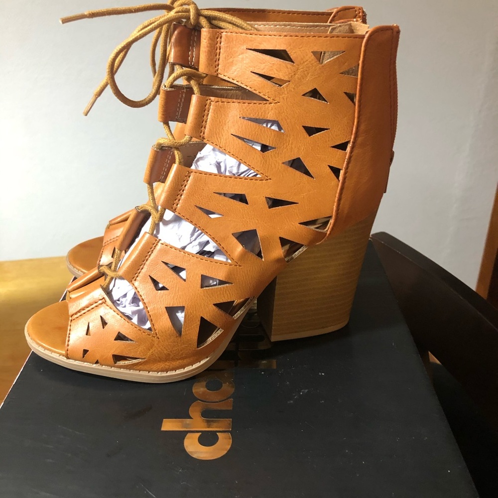 Sandals - Picture 2 of 5